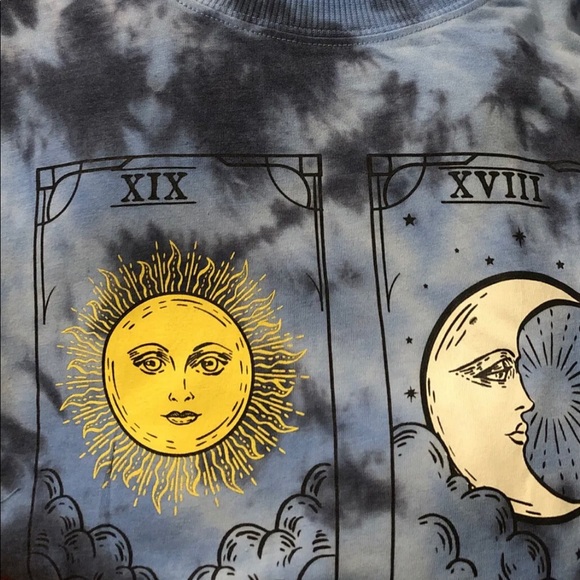 Womens No Boundaries Screen Print Tie Dye Short Top  Size L 11-13Juniors New - Picture 7 of 7